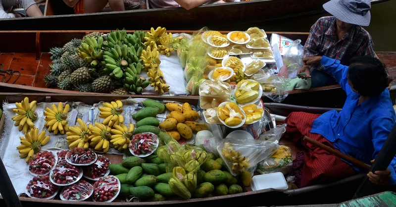Les marchés flottants en Thaïlande : comment s'y retrouver sans se tromper