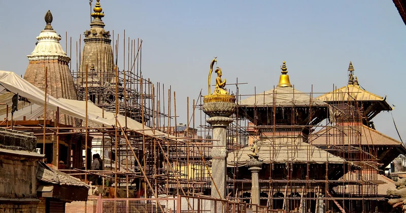 Étiquette dans les temples : les règles concrètes que personne ne vous explique